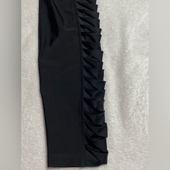 Nike Dri Fit  Leggings With Side Cut Outs - Picture 5 of 7